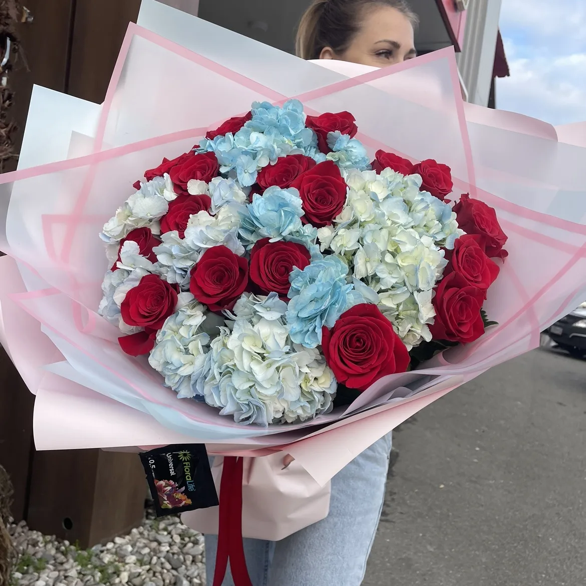 Авторский букет «Любовные объятия»